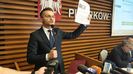 Witczak w Piotrkowie. Szantaże i lanie wody?