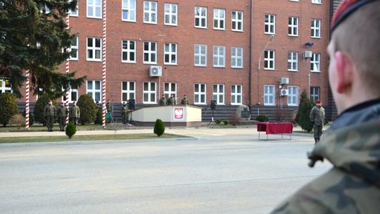 Wręczenie odznaczeń oraz broni