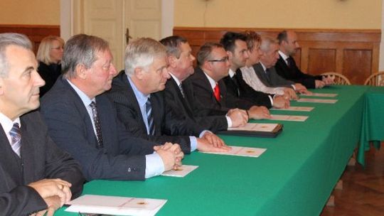 Wręczono zaświadczenia o wyborze nowym radnym