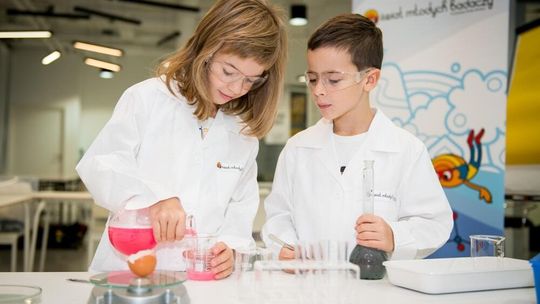 Współczesna edukacja: 10 rekomendacji na bazie analiz trendów – zobacz je wszystkie [raport]