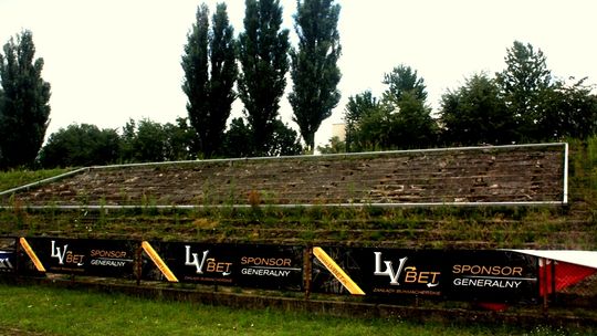 Wyburzą trybunę, będzie nowa!