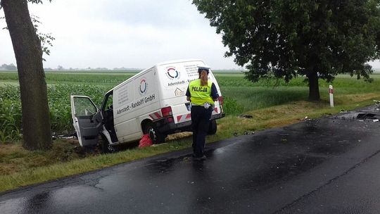 Wypadek drogowy w Jankowie. Policja apeluje o ostrożność