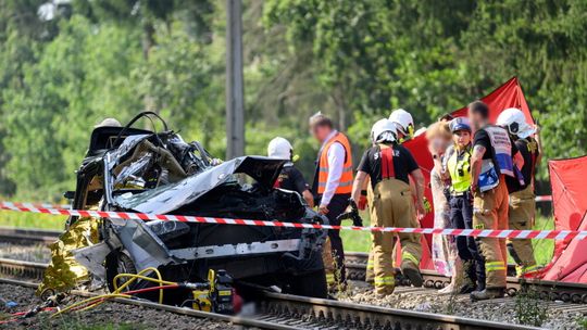 Wypadki podczas sierpniowego długiego weekendu. Tragiczny bilans na drogach, ofiary także w regionie łódzkim