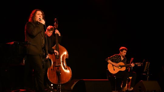 XIX Tomaszowskie Teatralia rozpoczęte. Nastrojowy wieczór pełen muzyki i poezji