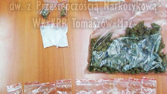Z narkotykami w schowku