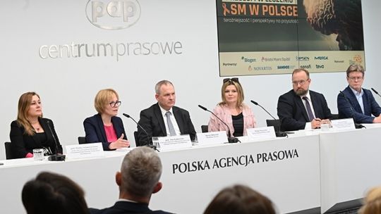 Zaburzenia czucia, przewlekłe zmęczenie: pierwsze objawy SM mogą być dyskretne
