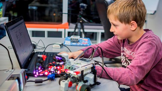 Zajęcia dla dzieci- programowanie i robotyka. Czy warto zapisać swoje dziecko?
