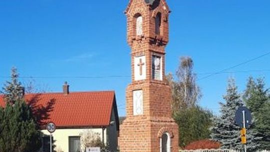 ZAKOŃCZYŁY SIĘ PRACE KONSERWATORSKIE PRZY KAPLICZCE PRZYDROŻNEJ W CHORZĘCINIE