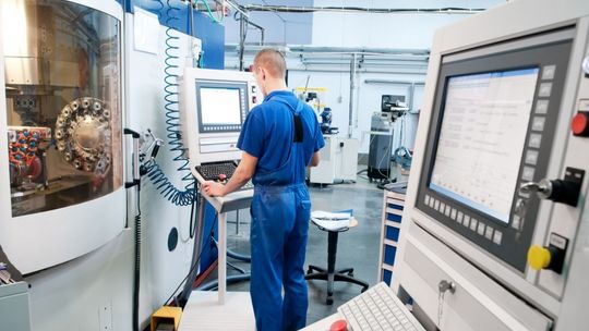 Zalety i wady technologii CNC