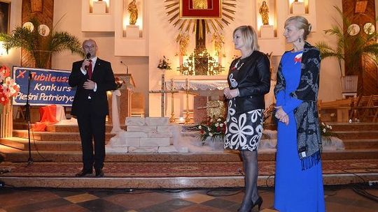 Zaśpiewali laureaci na patriotyczną nutę