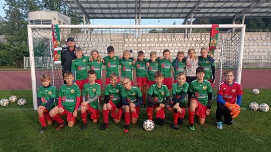 Zawodnicy Klubu Sportowego „LECHIA” 1923 Tomaszów Mazowiecki z rocznika 2009 mają za sobą bardzo udany okres
