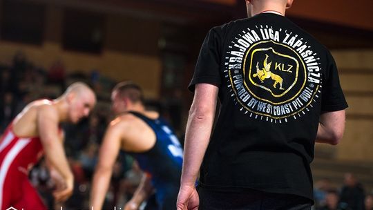 Zawodowa liga zapaśnicza: kto ma lepszych „wolniaków”?