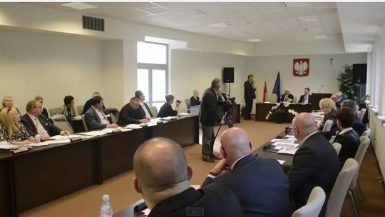 Zemsta Przewodniczącego, czyli jak załatwić "krnąbrne" radne