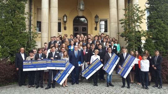 Zgłoś swój udział do X edycji młodzieżowego Parlamentu Europejskiego