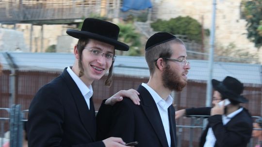 Ziemia Święta. Co „kupują” turyści? Mur, mapa drogowa, wysoka cena czy Holy Land?