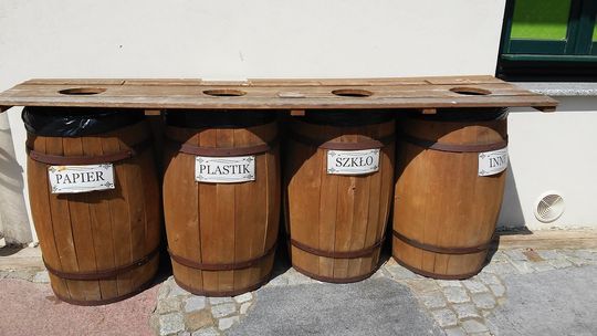Zła segregacja odpadów: za jedną osobę zapłaci cały blok?