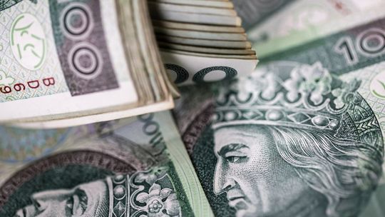 Złoty po wtorkowym umocnieniu pozostaje stabilny