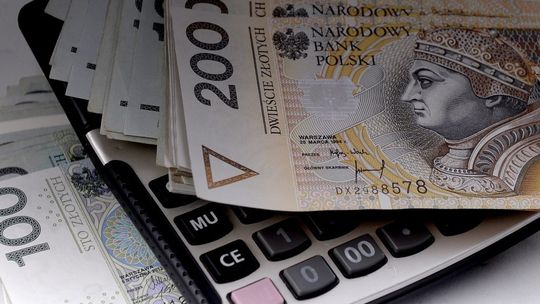Złożenie PIT-2 upoważnia pracodawcę do pomniejszania zaliczek na podatek o kwotę wolną