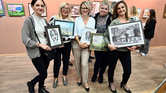 Zorganizowali wystawę, wsparli przyjaciółkę