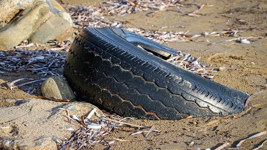 Zużyte opony w Polsce wciąż częściej są oddawane do spalania niż recyklingu