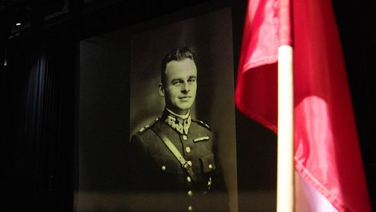 Żywa lekcja historii w PCAS. Tomaszowska młodzież uczciła Żołnierzy Wyklętych