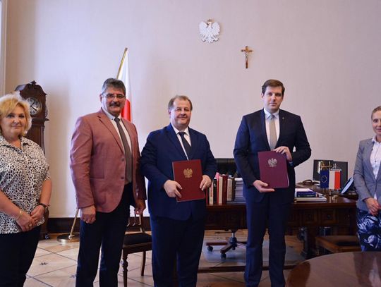 1 832 000 złotych dofinansowania na przebudowę drogi z Chorzęcina do Łaziska