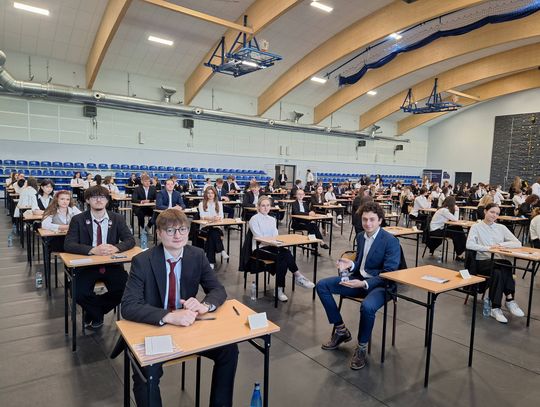 157 maturzystów z II LO w Tomaszowie rozpoczęło finał czterech lat nauki