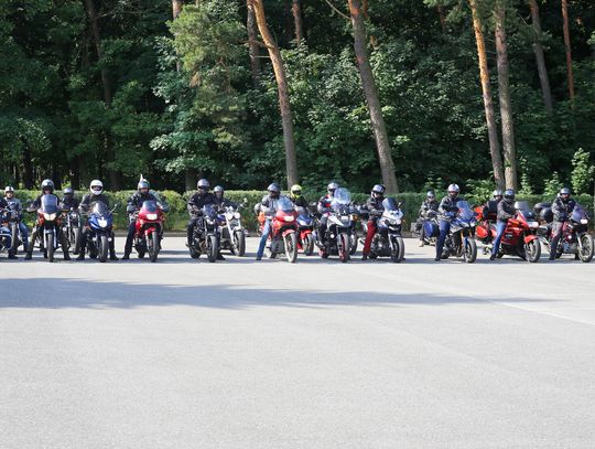 1600 motocyklistów odwiedziło groby 123 polskich żołnierzy poległych na misjach
