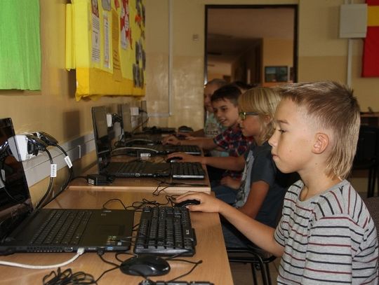 200 laptopów dla dzieci z tomaszowskich szkół