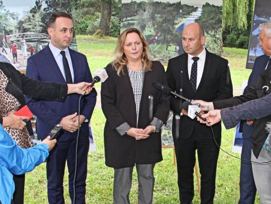 41 milionów pozyskało miasto na remont Włókniarza. Marcin Witko dziękuje J. Skrzydlewskiej i D. Klimczakowi