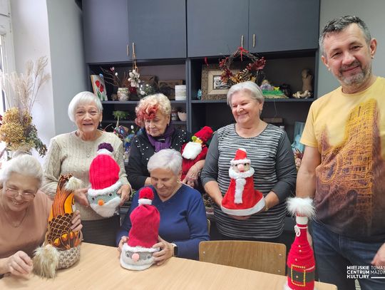Aktywny Senior w MCK za Pilicą – święta, rękodzieło i… drugie życie na emeryturze 🎄