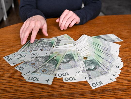 Badanie: 66 proc. Polaków oszczędza; najczęściej mają konto oszczędnościowe
