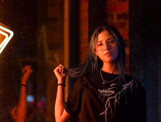 Badanie: młodzi koncentrują się na emocjach, ale przeżywają je w samotności