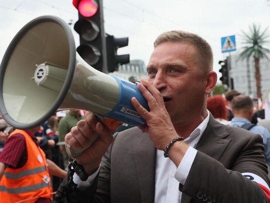 Bąkiewicz wezwany do prokuratury; ma usłyszeć zarzut znieważenia funkcjonariuszy