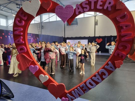 „Bank z medalami rozbity”. Tomaszowscy tancerze z Astera błyszczeli na walentynkowych eliminacjach „Bank z medalami rozbity”. Tomaszowscy tancerze z Astera błyszczeli na walentynkowych eliminacjach