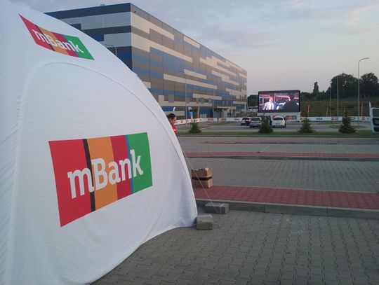 Bezpłatne seanse kinowych hitów pod Areną