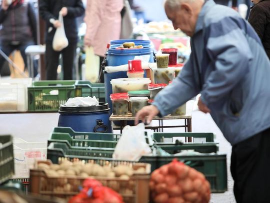 BIG InfoMonitor: zadłużenie handlujących na bazarach wzrosło do niemal 80 mln zł