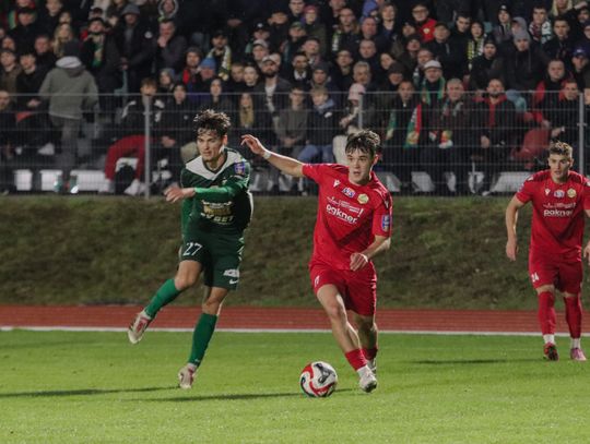 Blisko sensacji w Tomaszowie — Lechia przegrała 1:2 ze Śląskiem w Pucharze Polski po golu Chwałowskiego, czerwonej kartce i paradach Głogowskiego Blisko sensacji w Tomaszowie — Lechia przegrała 1:2 ze Śląskiem w Pucharze Polski po golu Chwałowskiego, czerwonej kartce i paradach Głogowskiego