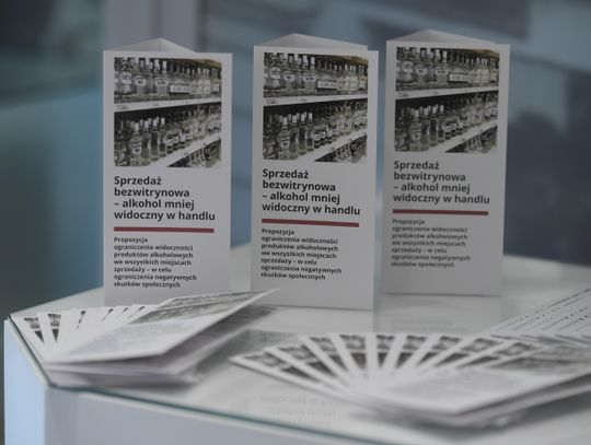 Branża paliwowa prezentuje koncepcję sprzedaży bezwitrynowej na stacjach benzynowych