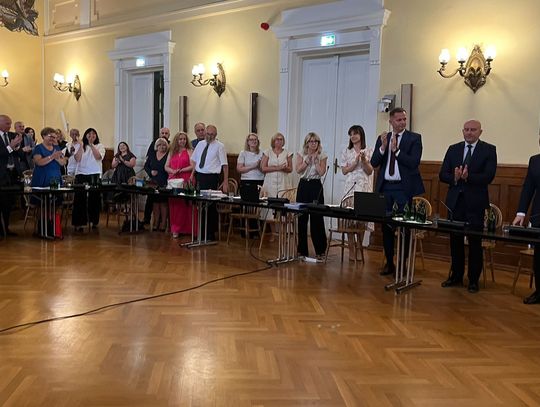 Prezydent z wotum zaufania i absolutorium