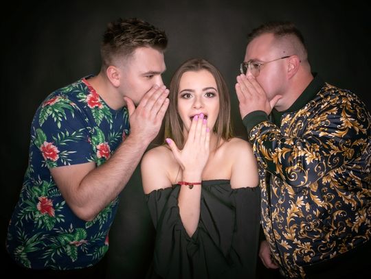 Cała płonie... gdy wpadnie w ucho