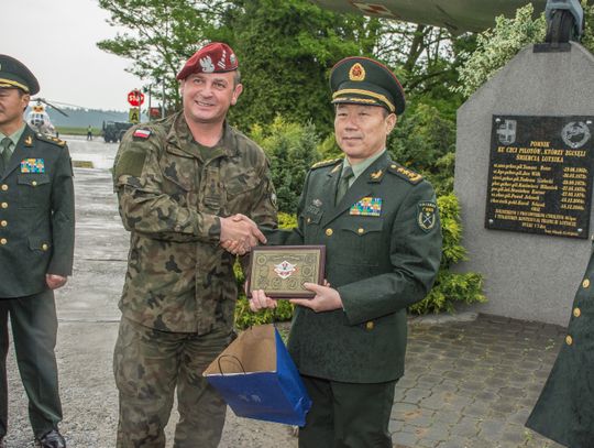 Chińczycy wśród kawalerzystów