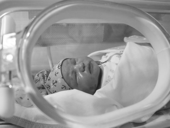 Co dziesiąte dziecko na świecie rodzi się jako wcześniak. Wywołujący zapalenie płuc czy oskrzeli wirus RS jest dla nich śmiertelnie niebezpieczny i groźniejszy niż koronawirus