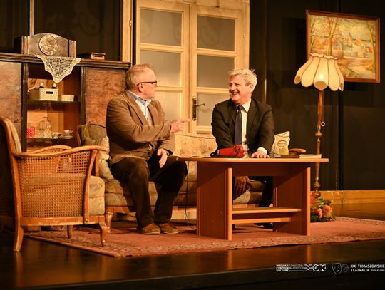 Czarna komedia, która bawi i niepokoi. „Pół na pół” na Tomaszowskich Teatraliach Czarna komedia, która bawi i niepokoi. „Pół na pół” na Tomaszowskich Teatraliach