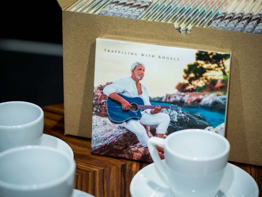 Dobra dusza z aniołami