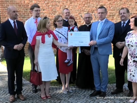 Dotacje na odrestaurowanie trzech zabytkowych  kościołów z powiatu tomaszowskiego