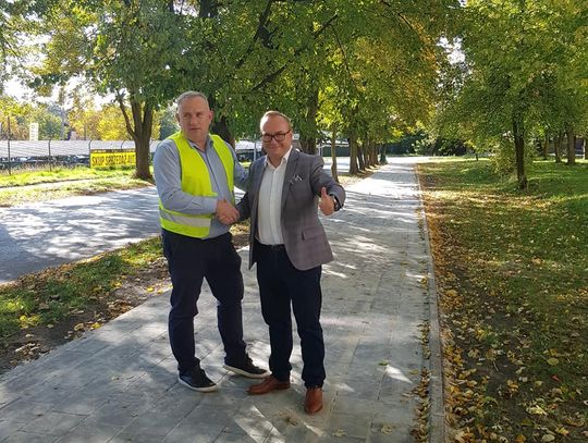 Drobna rzecz a cieszy. Nowy chodnik już gotowy