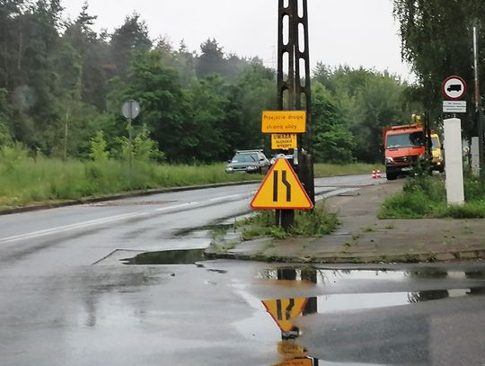 Drugą stroną ulicy....