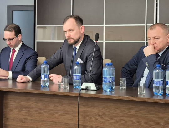 Dwa miesiące na kilka prostych pytań. Tomaszowskie Centrum Zdrowia testuje granice jawności Dwa miesiące na kilka prostych pytań. Tomaszowskie Centrum Zdrowia testuje granice jawności