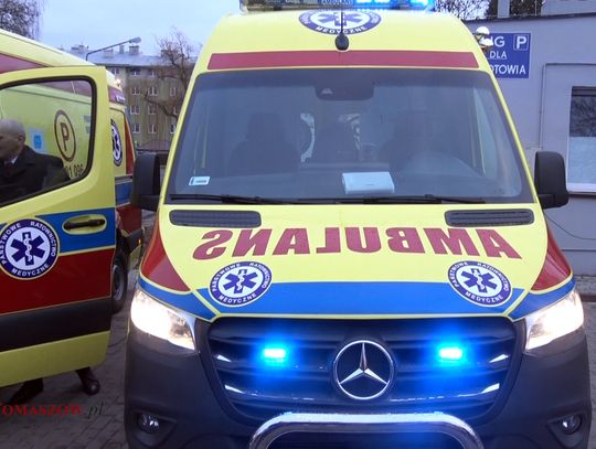 Dwa nowe ambulanse przekazane Tomaszowskiemu Centrum Zdrowia